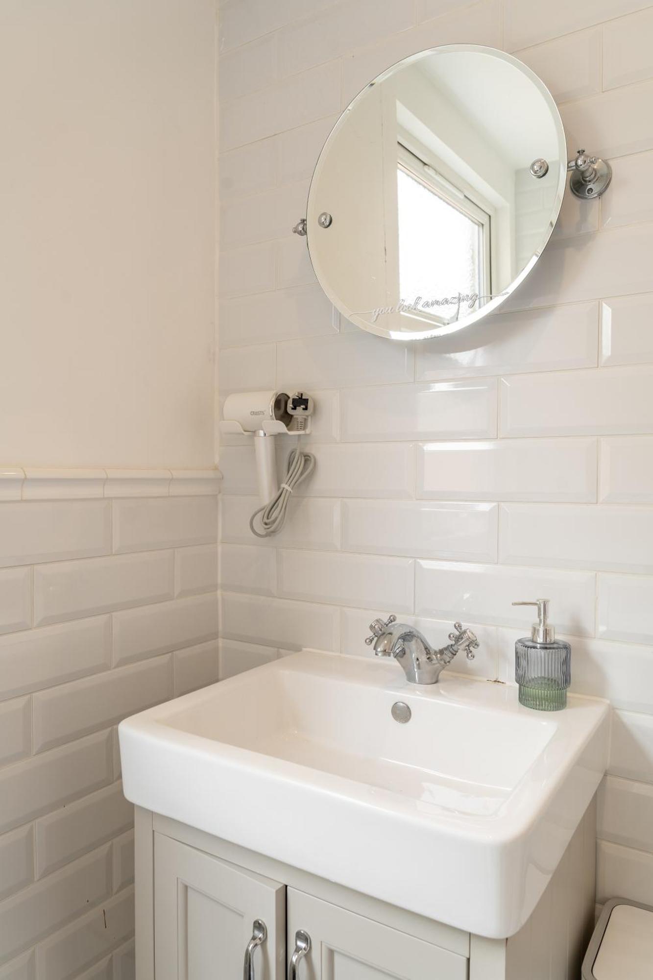 Beautiful 2 Bedroom With Private Garden In Wimbledon - Minutes From Central London Eksteriør bilde